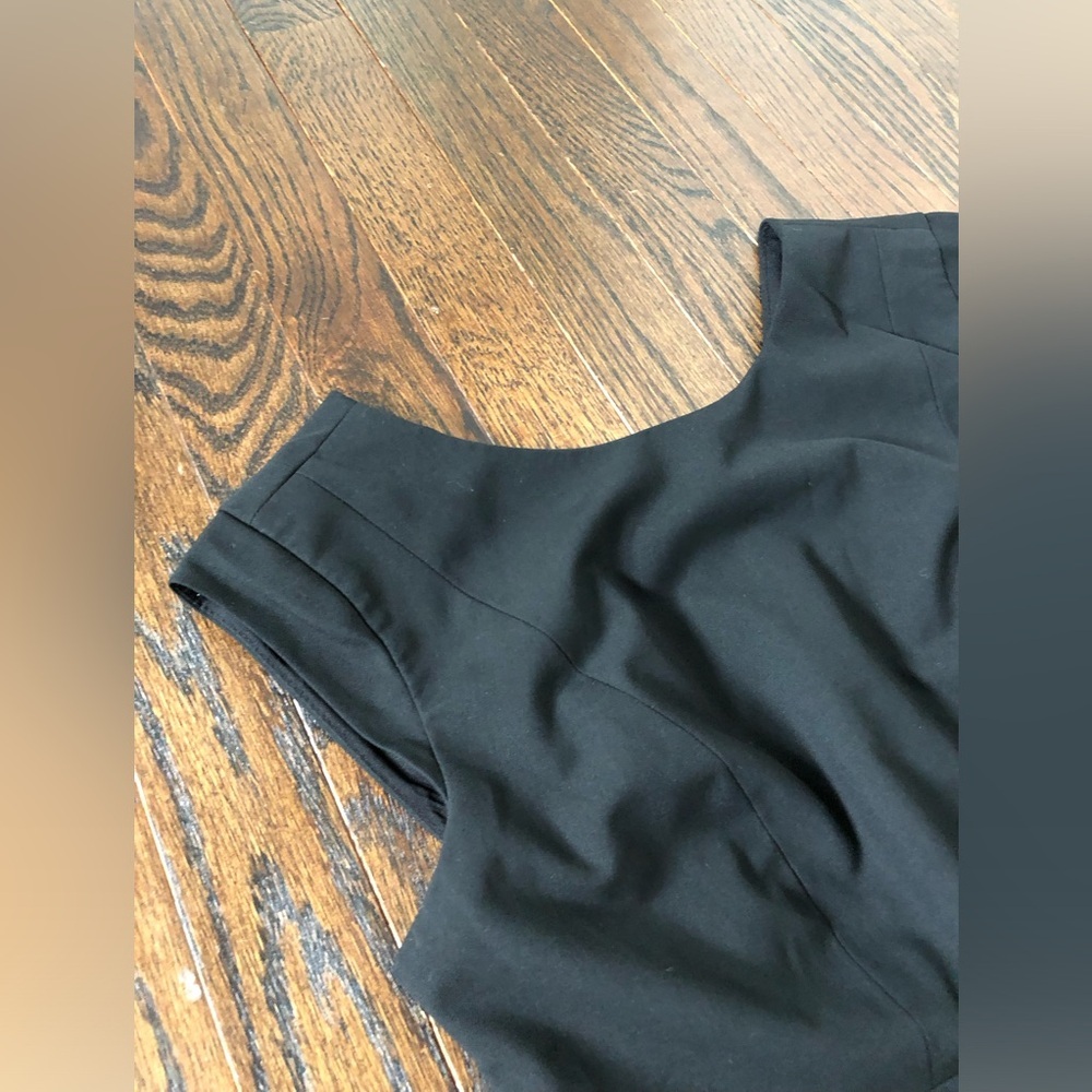 The Limited Black Collection Women’s 2 Black Sheath Sleeveless V-Neck Back Dress - Picture 3 of 11